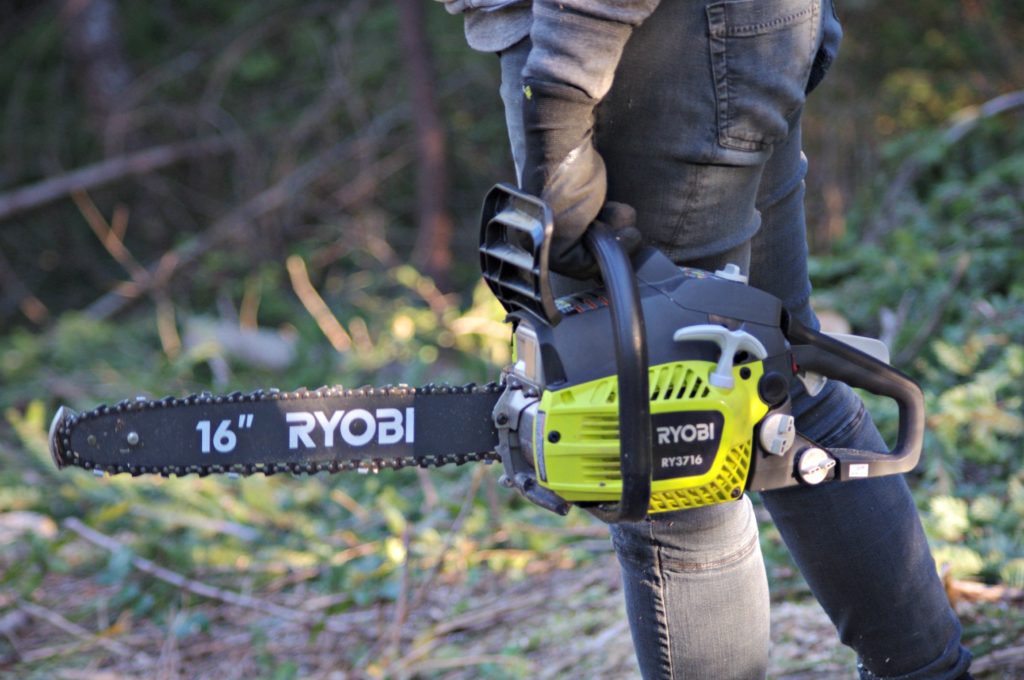 Ryobi 16' Gas chainsaw, Chainsaw for my wife, lightweight chainsaw, 